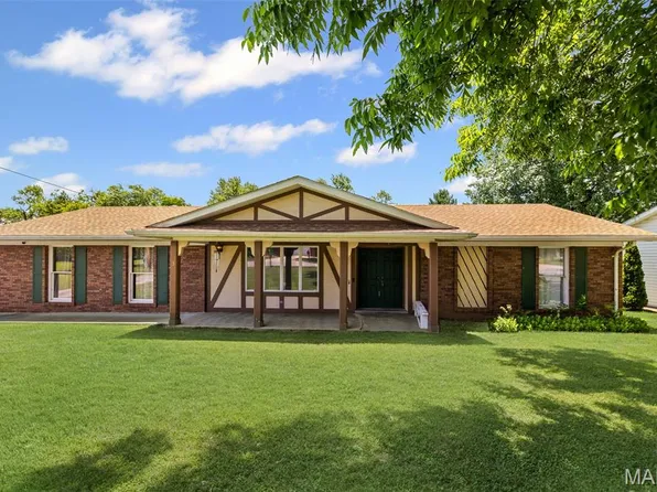 3 Noel Ln, Highland, IL 62249