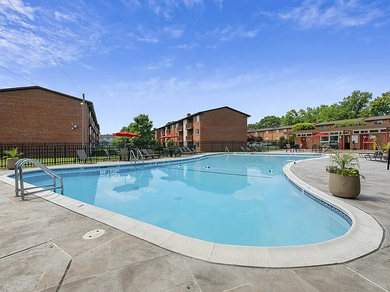 Rose Hill Apartments — Photo 18