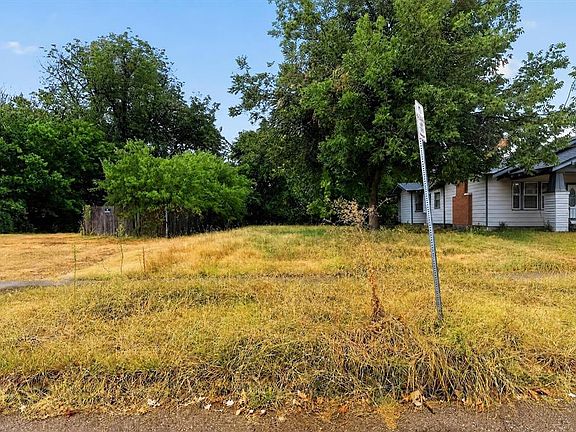 2nd image of 217 NE 15th St Lot 25