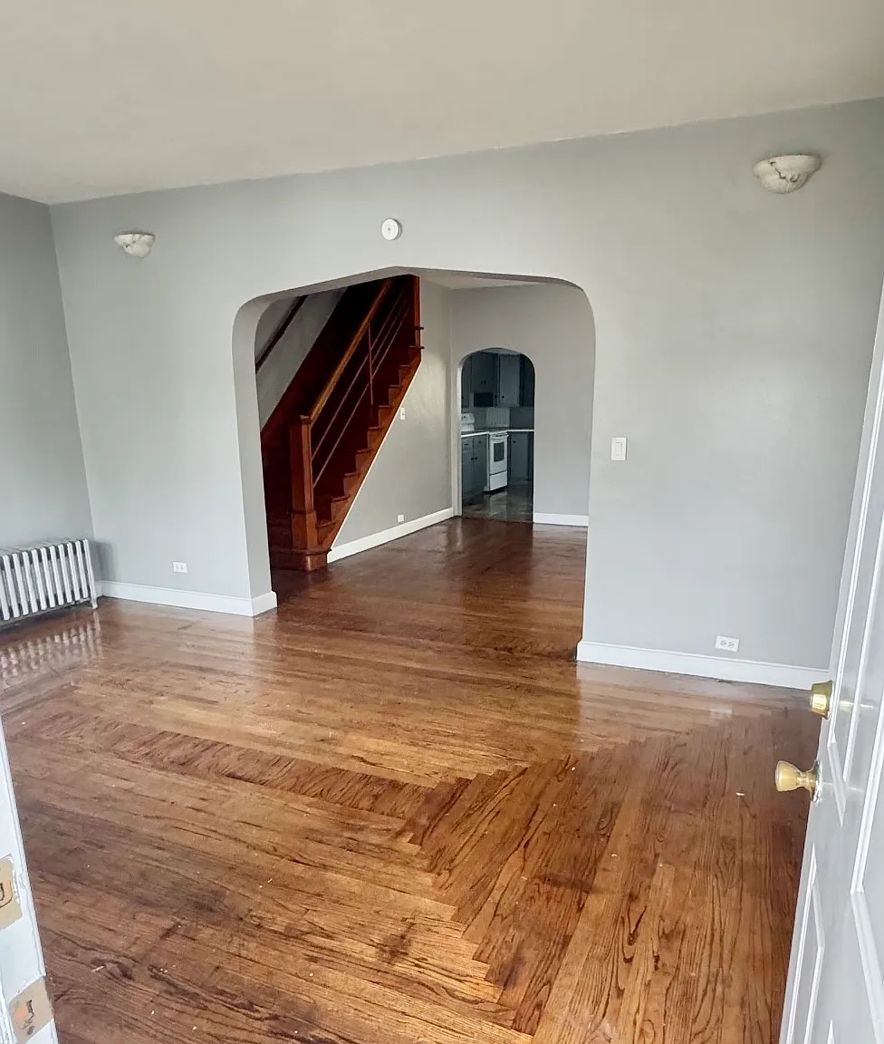 5 bed, 1500 sqft, $2,000 — Photo 1