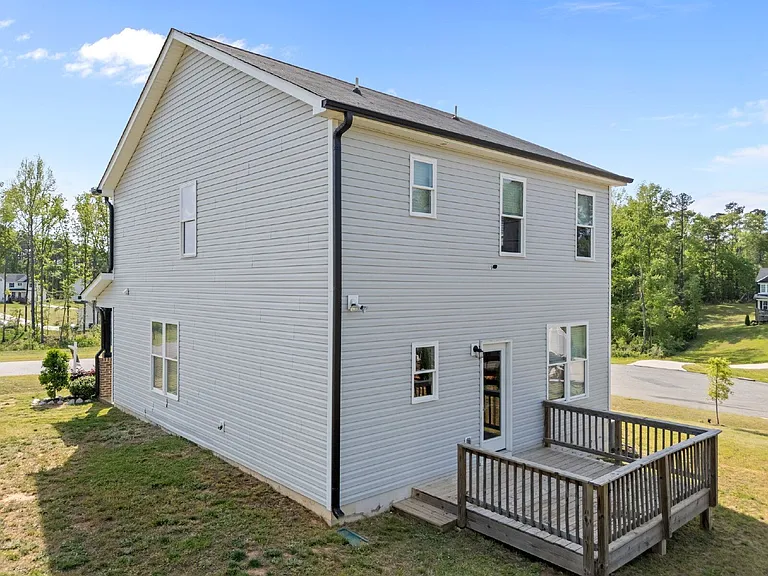 220 Brisbane Dr — Photo 28