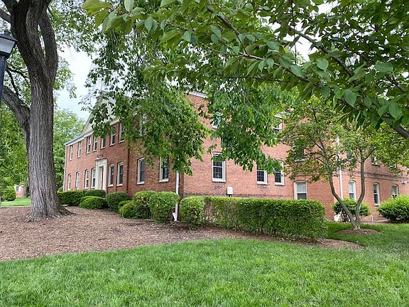 2nd image of 2701 Arlington Blvd APT 102