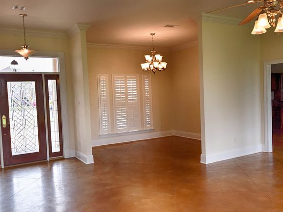 4th image of 205 Meredith Pl