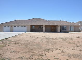 15664 Winnebago Rd, Apple Valley, CA 92307
