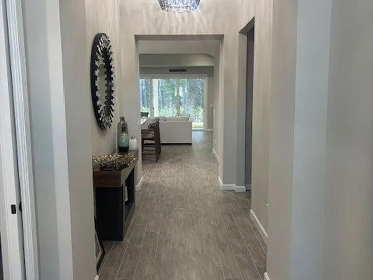 1120 Tropics Ave — Photo 2