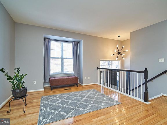 4th image of 20300 Sprucegrove Sq
