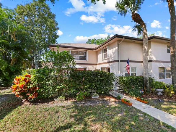 31 Clinton Court #B, Royal Palm Beach, FL 33411