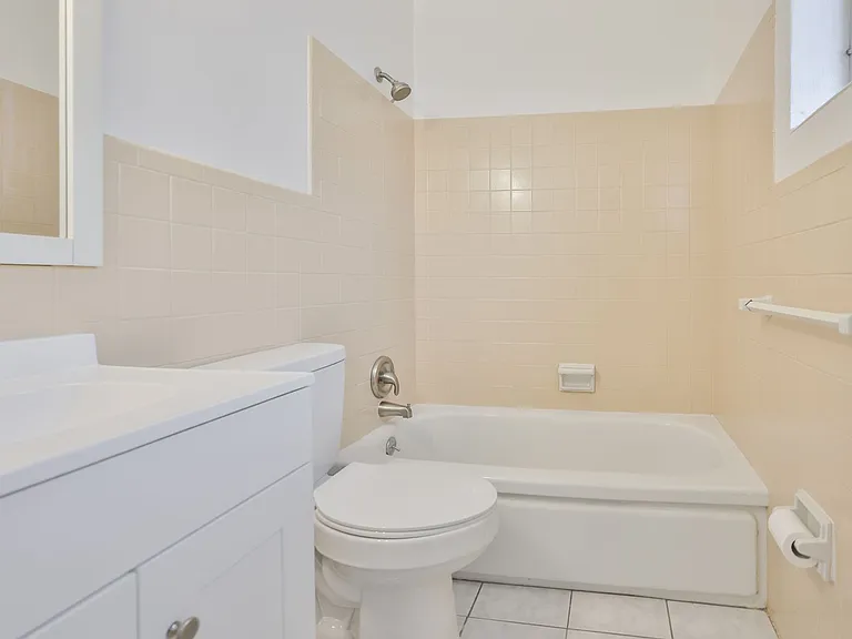 2035 Edgewater Dr #6 — Photo 17