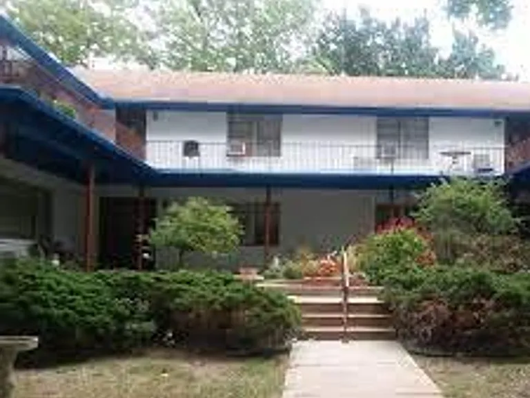 1708 SW Webster Ave — Photo 1