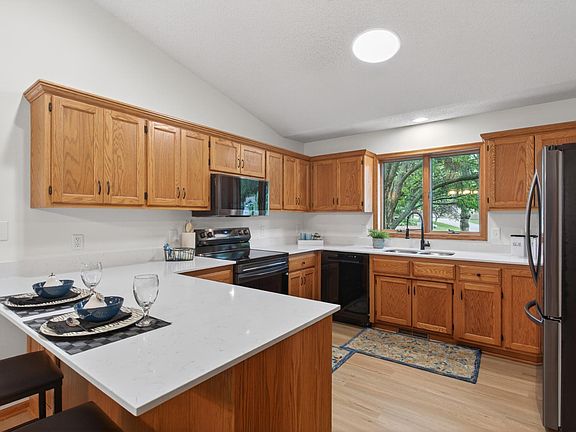 2nd image of 507 Bluebird Ct
