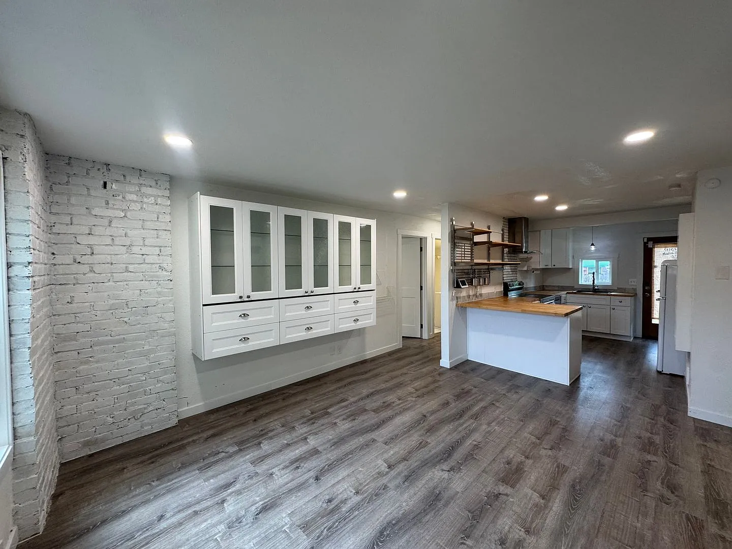 Dazzling Two Bedroom with Exceptional Character! — Photo 2