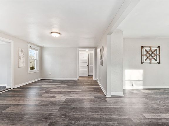 4th image of 2625 Oakhill Dr