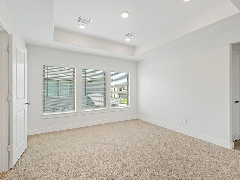 832 Sarasota Shore Dr — Photo 32
