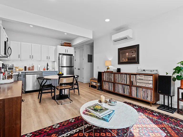 159 Franklin St #3 — Photo 8