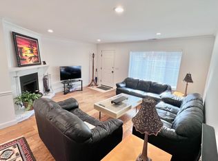 61 Grove St APT E, Stamford, CT 06901