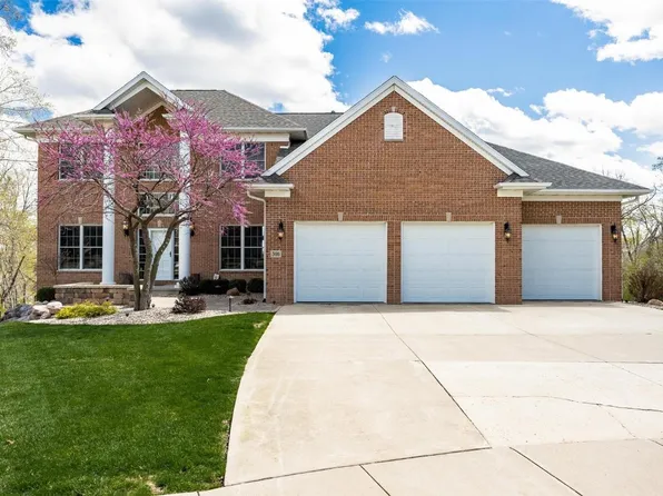3816 Cedar Grove Ct NE, Cedar Rapids, IA 52411