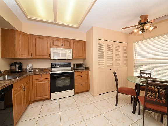 3rd image of 14527 Bonaire Blvd APT 709