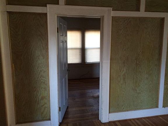 3rd image of 417 Elm St