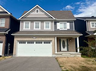 124 Unity Pl, Ottawa, ON K2S 2Y8