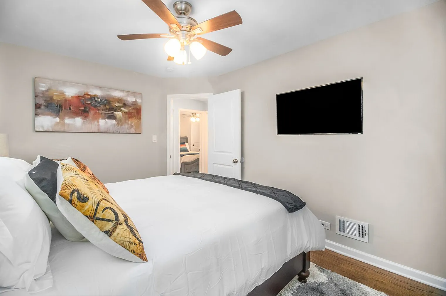 3 bed, 2.0 bath, $16,016 — Photo 4