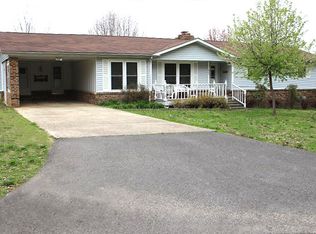 824 Lewis St, Dexter, MO 63841