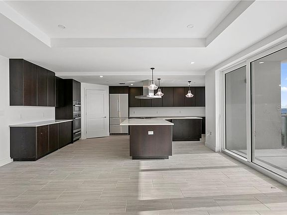5th image of 15 Avalon St #3B/302
