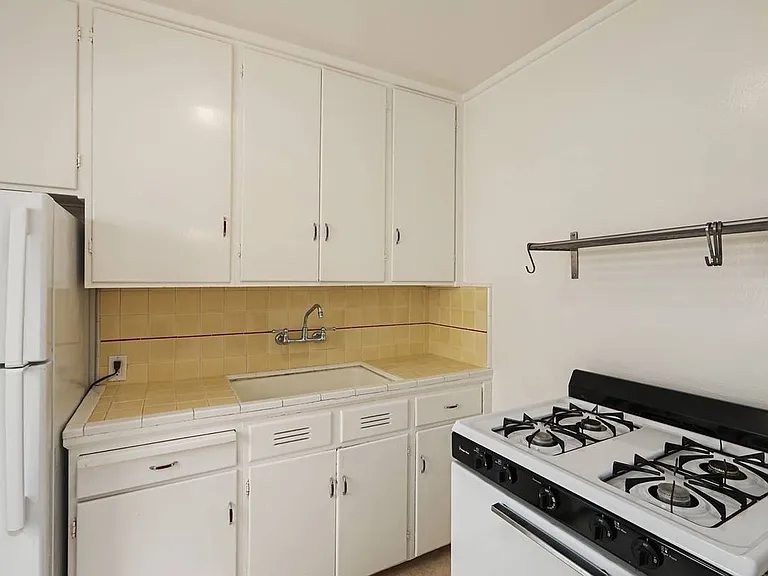 1452 Floribunda Ave — Photo 5