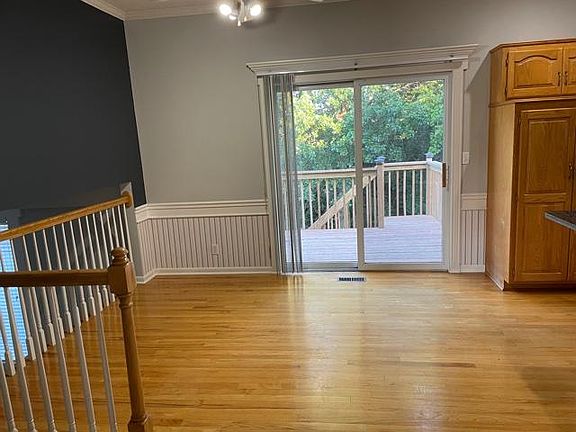 Breakfast/Dinning Room