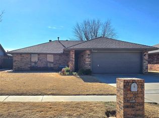 1332 Chimney Hill Rd, Yukon, OK 73099