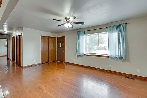 3rd image of 39 Rosemart Cir