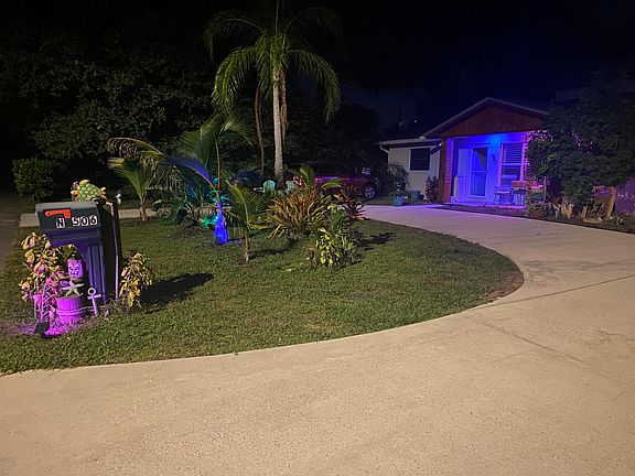 3rd image of 506 SW N Riverpoint Drive