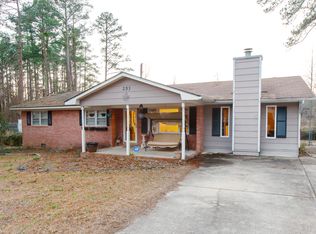 253 Brewster Dr, Fayetteville, NC 28303
