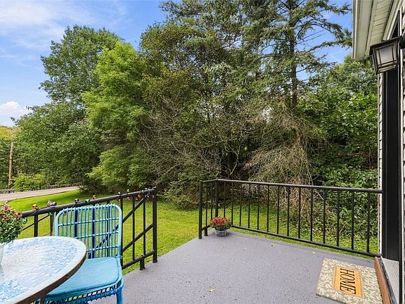 3rd image of 4016 Gibsonia Rd