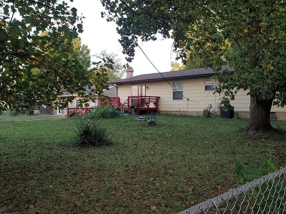 2nd image of 17 Elm Dr