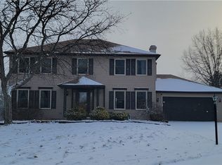 18976 Laurell Cir, Strongsville, OH 44136