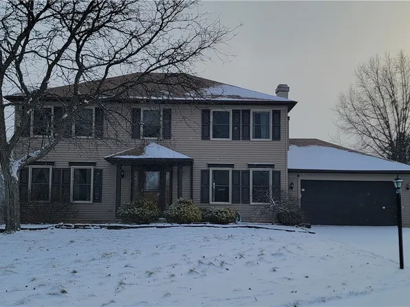 18976 Laurell Cir, Strongsville, OH 44136