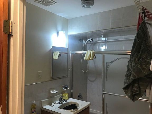 4th image of 1531 74th St Fl 1