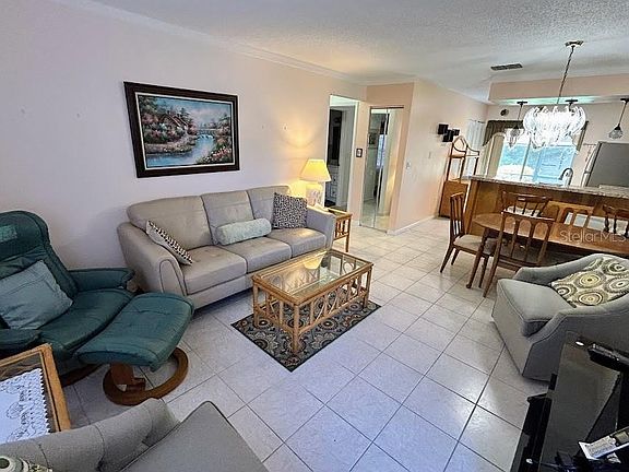 4th image of 4916 Sunnybrook Dr Unit 14