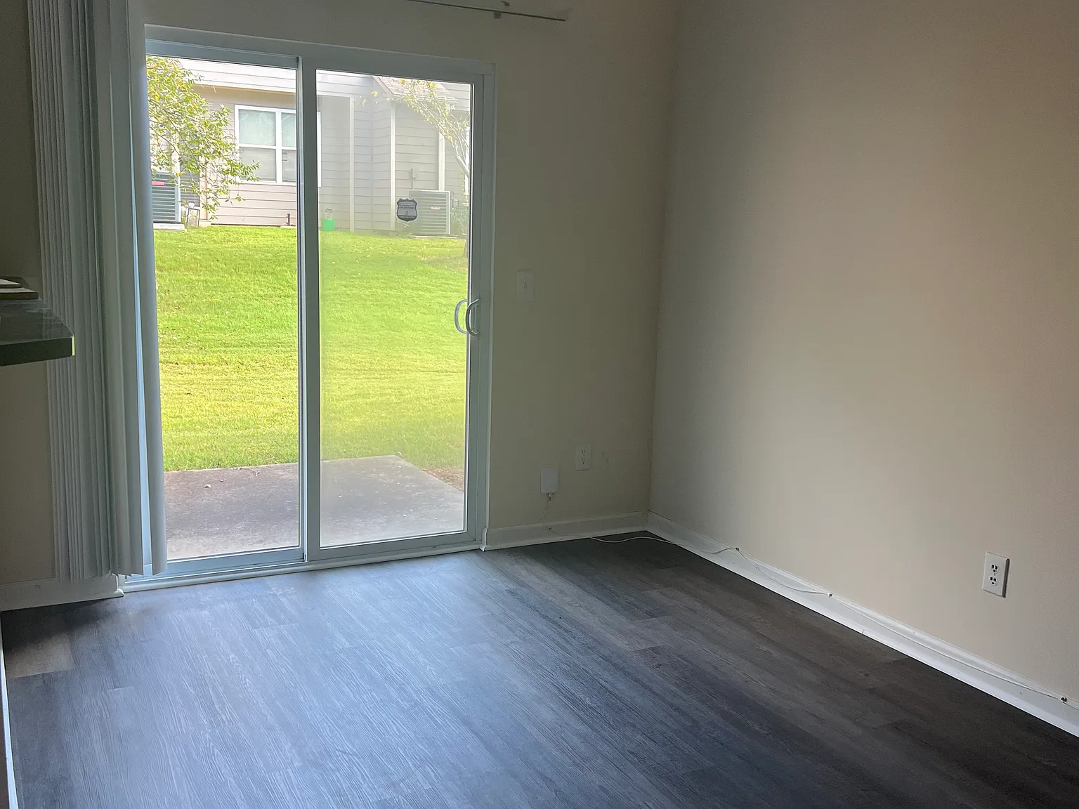 2 bed, 2.5 bath, 1398 sqft, $1,800 — Photo 4