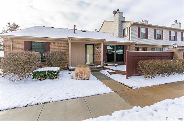 1st image of 38856 Country Cir #1