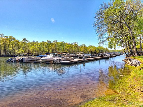 2nd image of 176 Riverfront Pkwy #205