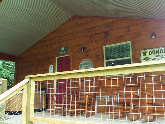 2nd image of 6018 Larkmoor Rd