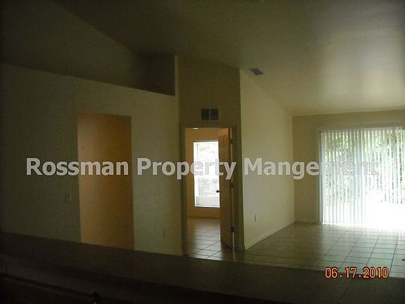 5th image of 403 NE 25th St
