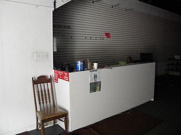 3rd image of 410 Clay Ave