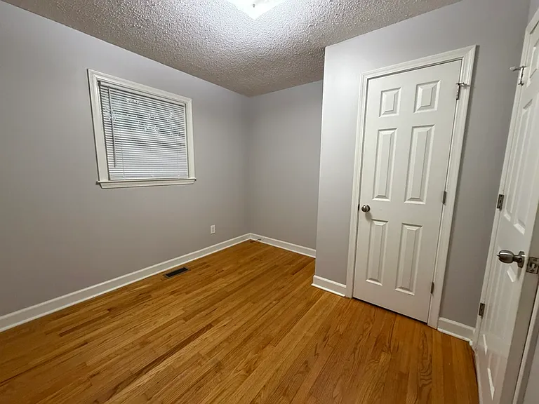 818 Lynwood Dr — Photo 11