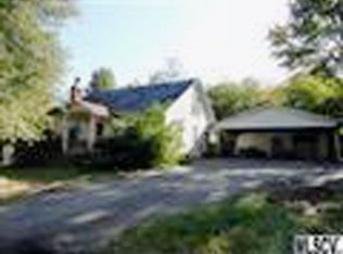 33 Hillside Ave, Granite Falls, NC 28630