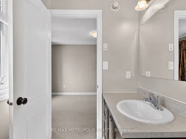 1276 Atkinson St — Photo 20