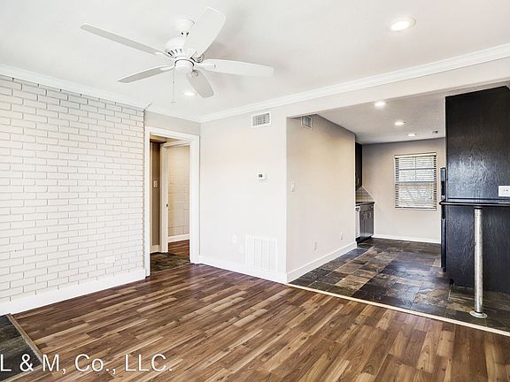 3rd image of 1501 Hyde Park Blvd #9614630