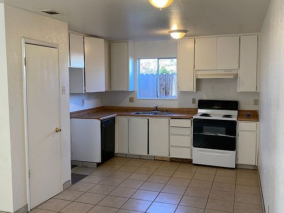 4th image of 228 McFarland St APT 8