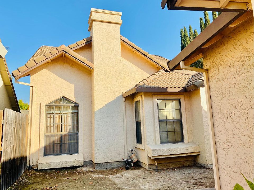 2nd image of 1141 Lerma Ln